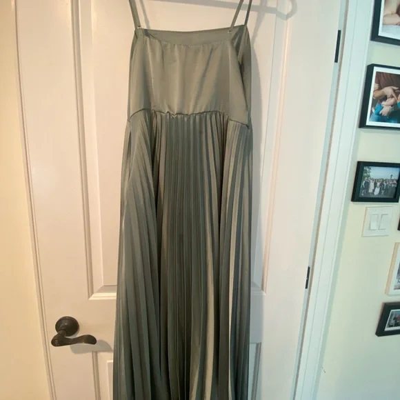 Abercrombie & Fitch Pleated Midi Dress, Sage green - Picture 4 of 5